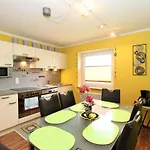 Heidi-2 By Interhome Daire